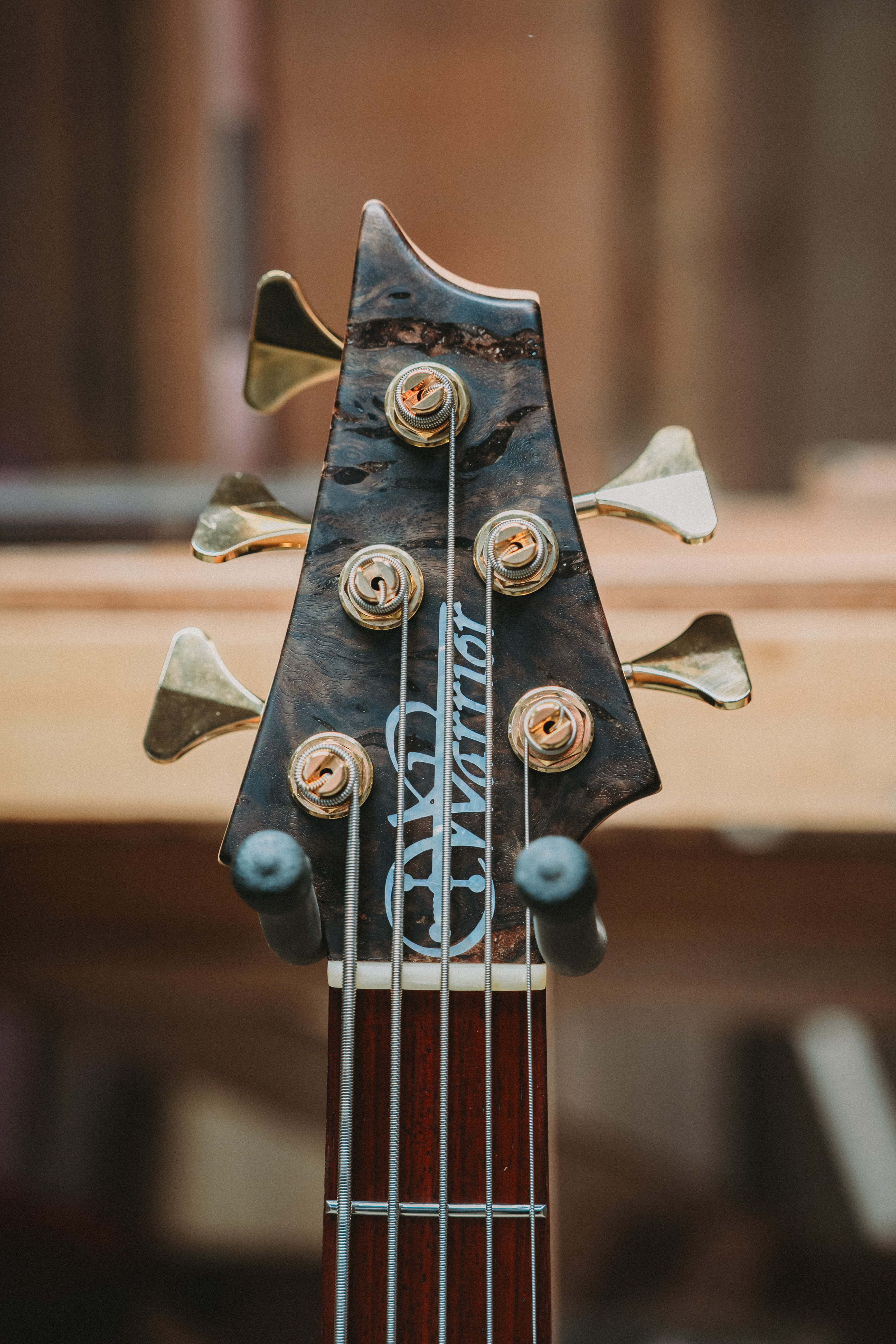 Warrior Dran Michael Burl Walnut 5 string Custom NEW