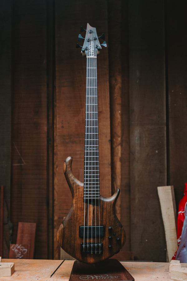 Messenger 5 string Bass