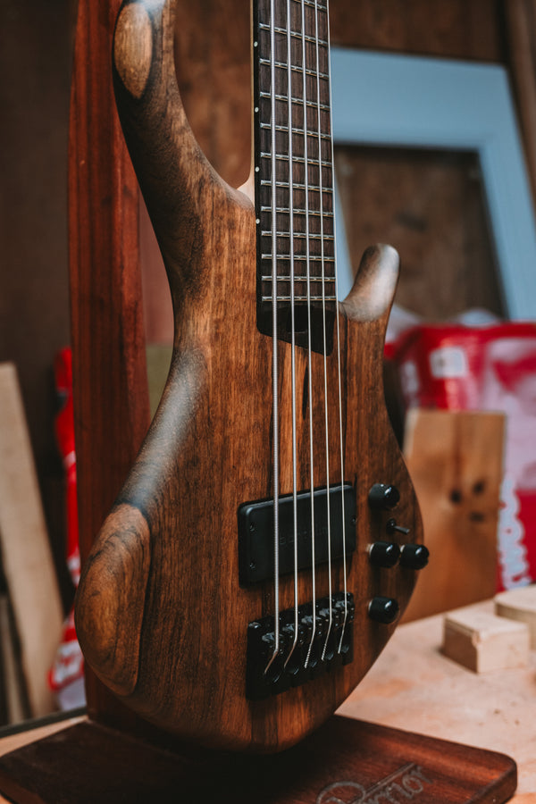 Messenger 5 string Bass